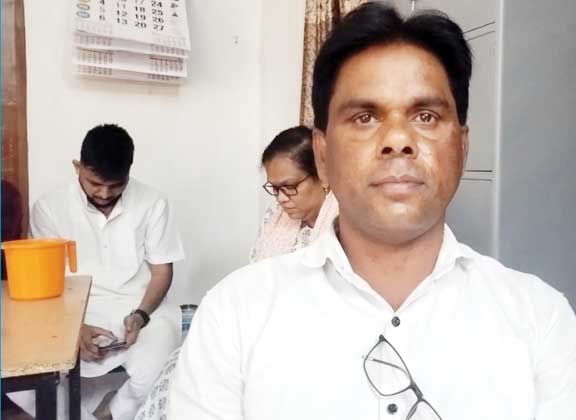 आमचुनाव : कॉलेज की परीक्षा आत्मानंद स्कूल में आमचुनाव : कॉलेज की परीक्षा आत्मानंद स्कूल में