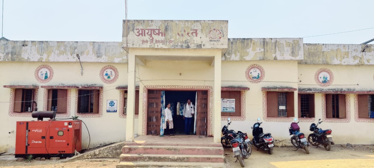 घनत्व इलाके में एक रिटायर्ड डॉक्टर के जिम्मे स्वास्थ्य सुविधाएं घनत्व इलाके में एक रिटायर्ड डॉक्टर के जिम्मे स्वास्थ्य सुविधाएं