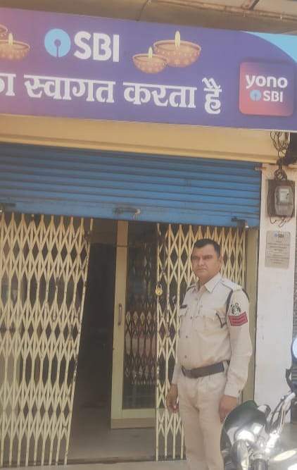 एटीएम व बैंकों के आस-पास की जा रही चेंकिंग 