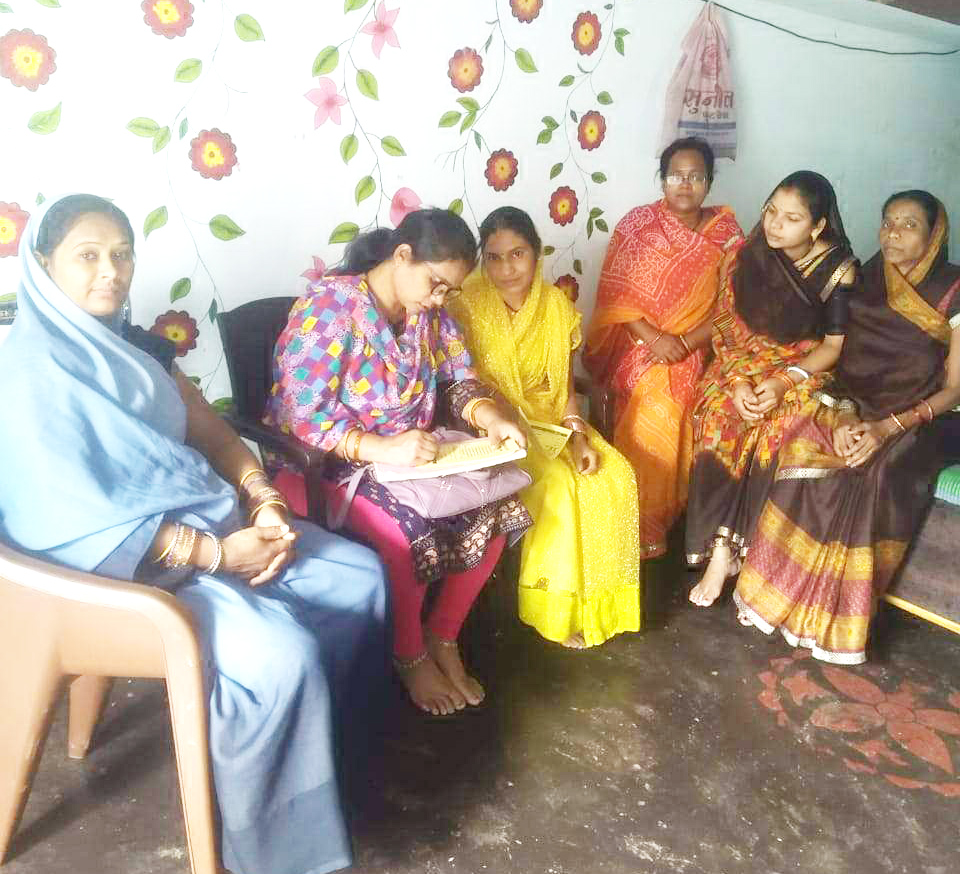 शत-प्रतिशत मतदान कराने स्वच्छता दीदीयों ने कसी कमर शत-प्रतिशत मतदान कराने स्वच्छता दीदीयों ने कसी कमर