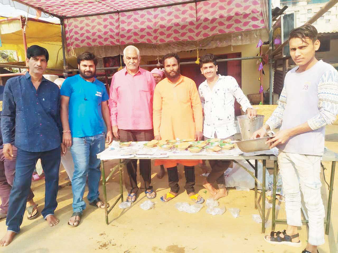 हनुमान जयंती पर भंडारा हनुमान जयंती पर भंडारा