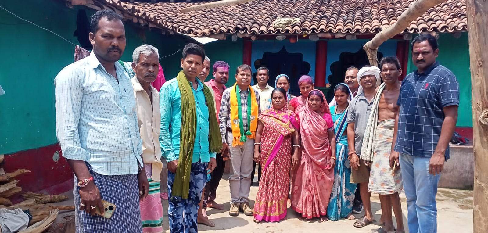 बस्तर नेता सोयम मुका ने किया जनसम्पर्क