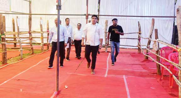 मतदान सामग्री वितरण की तैयारियों का निरीक्षण मतदान सामग्री वितरण की तैयारियों का निरीक्षण