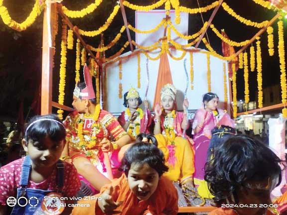 हनुमान जन्मोत्सव पर झांकी व ध्वजा रैली निकाली