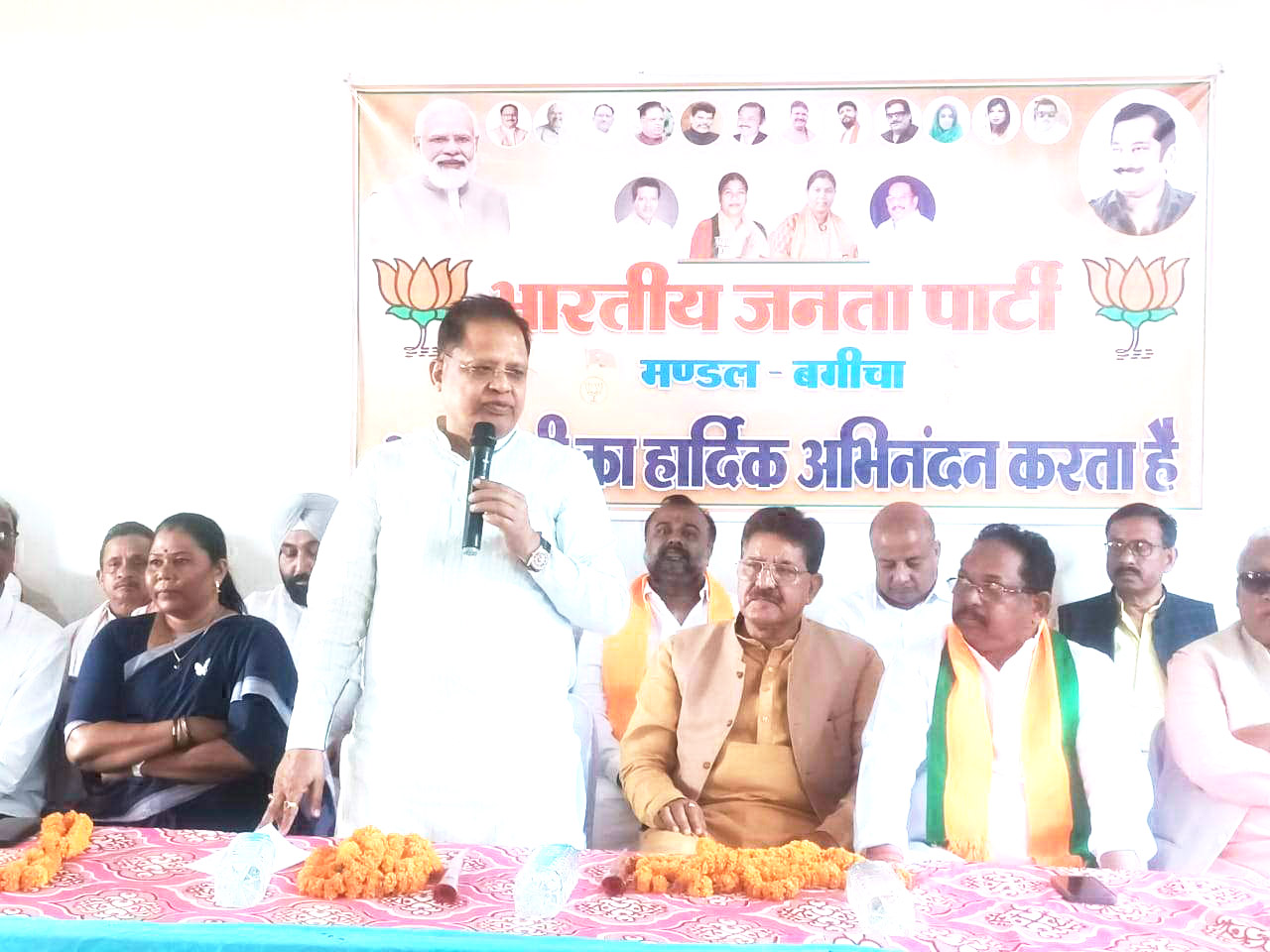 पूर्व मंत्री अमर अग्रवाल ने की चुनाव तैयारियों पर चर्चा