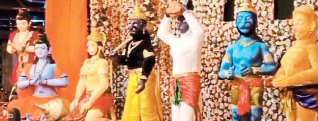 आकर्षक झांकी के साथ हनुमान भक्तों ने निकाली शोभायात्रा