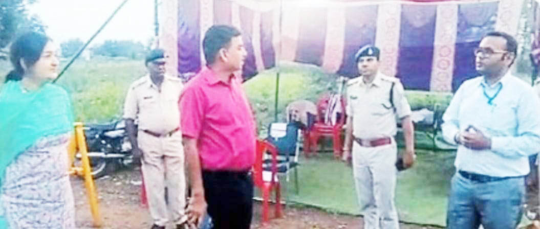 एसपी ने बिरनपुर व परपोड़ी में चेकपोस्ट का किया निरीक्षण 