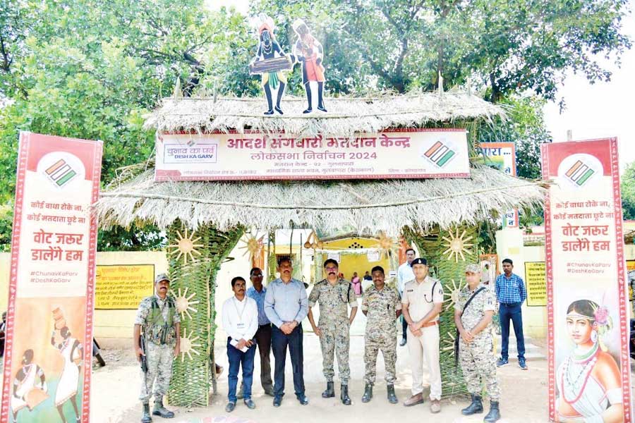  मतदान केंद्रों का कमिश्नर-आईजी ने किया निरीक्षण