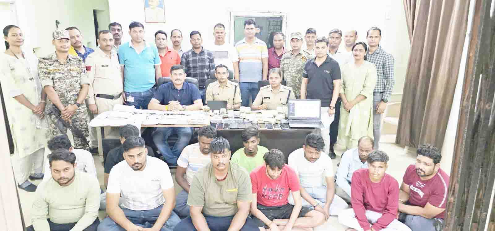 कुख्यात खाईवाल पप्पू बरेठ सहित 12 सटोरिये गिरफ्तार, साढ़े 13 लाख जब्त