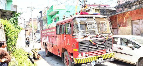 शिक्षिका के सूने मकान में लगी आग