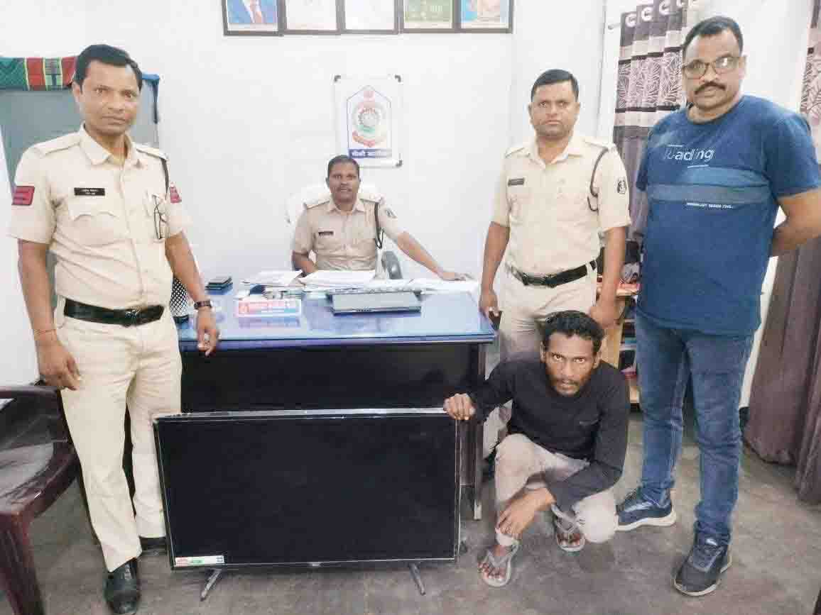 रिटायर्ड हेड मास्टर के घर से चोरी, सामान समेत आरोपी गिरफ्तार 