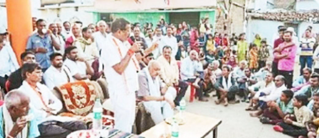 कांग्रेस देश और जनता के प्रति सजग व वफादार-चौबे