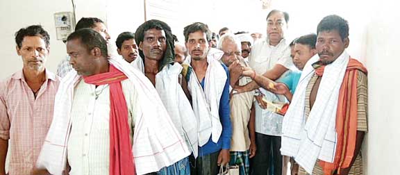 जन चेतना कल्याण मंच ने मजदूरों का किया सम्मान