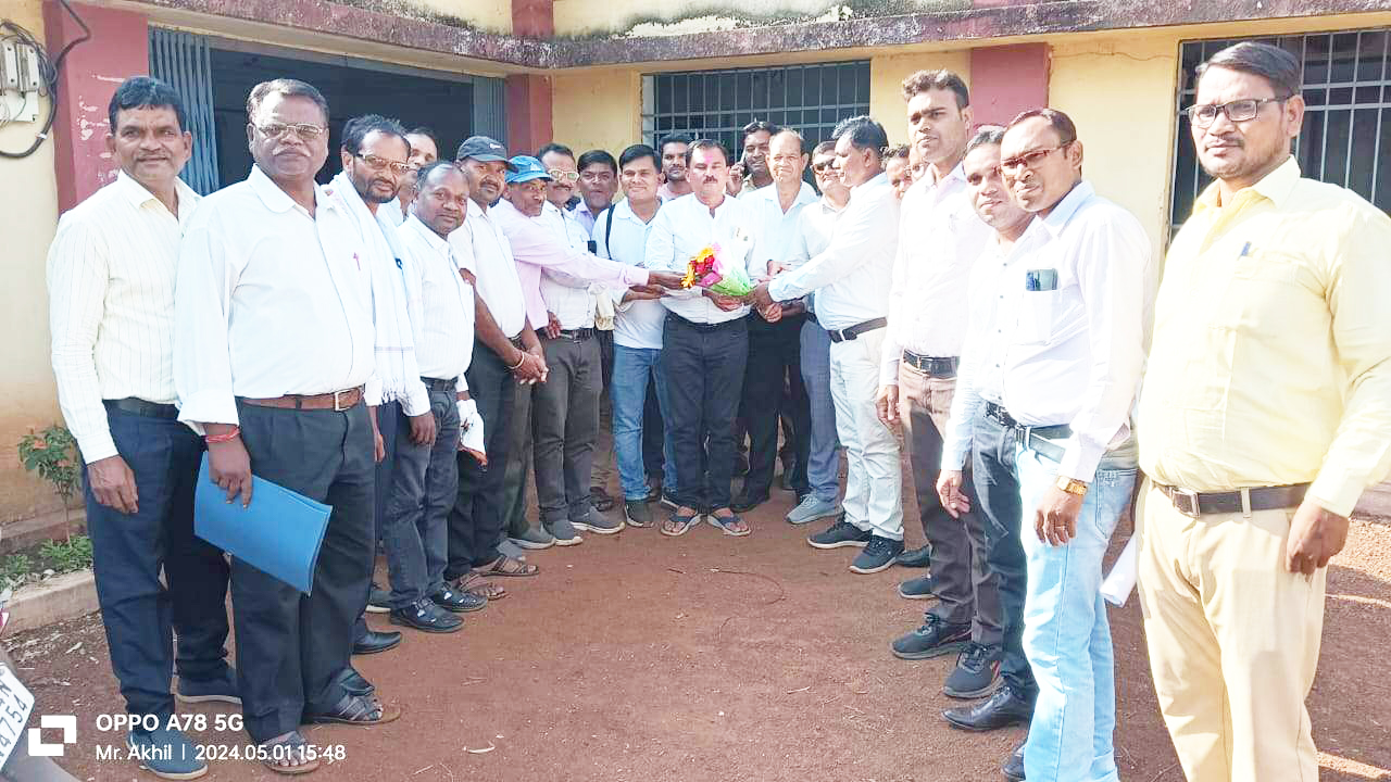 विकासखंड स्रोत केन्द्र के नवनियुक्त समन्वयक को दी बधाई विकासखंड स्रोत केन्द्र के नवनियुक्त समन्वयक को दी बधाई