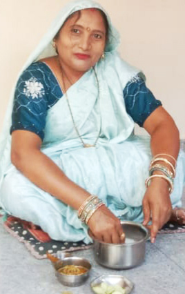 मजदूर दिवस पर कांग्रेसी नेताओं ने खाया बोरे बासी