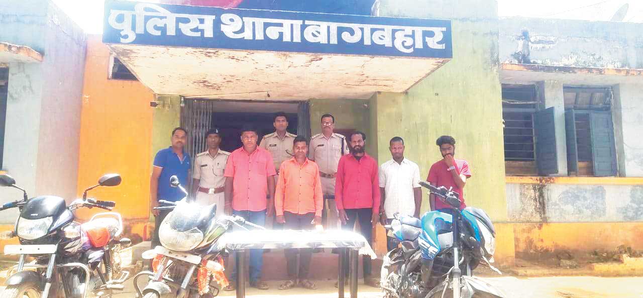 5 जुआरी और पिस्टल रखकर घूमते एक गिरफ्तार