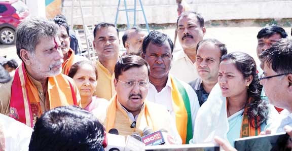 महिलाओं के उत्पीडऩ पर खामोश क्यों हैं प्रियंका- नितिन नबीन