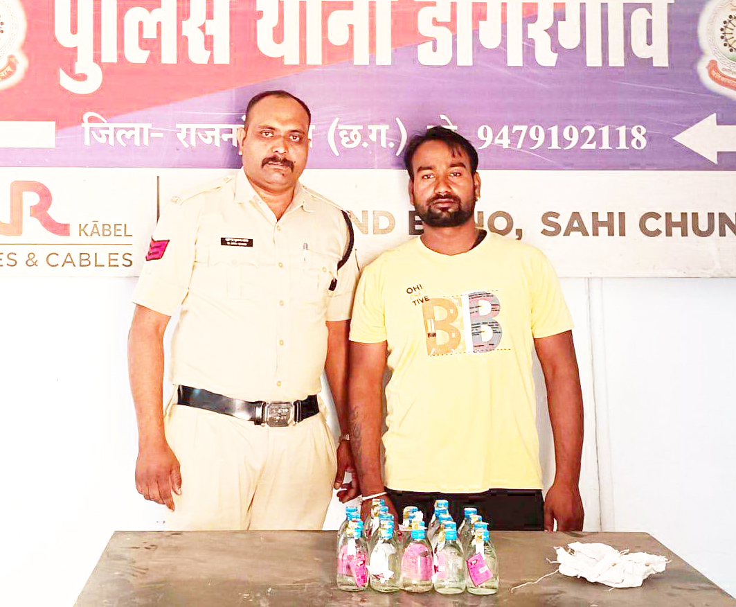 शराब बेचने वाले दो आरोपी गिरफ्तार