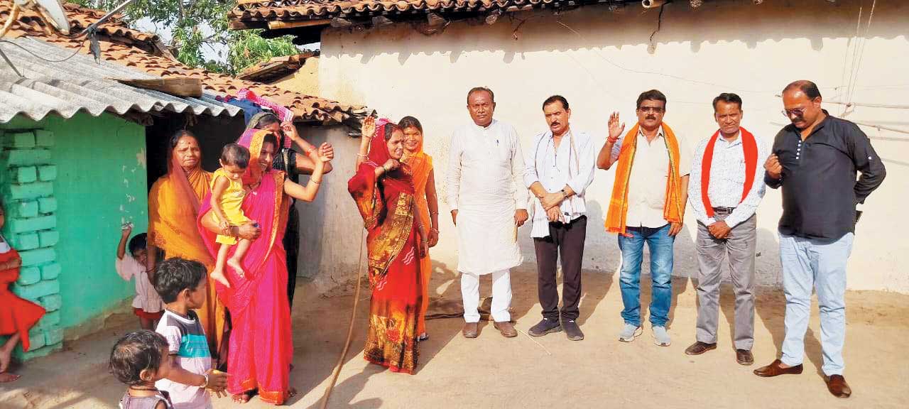 सरोज के लिए प्रचार में जुटे भाजपाई