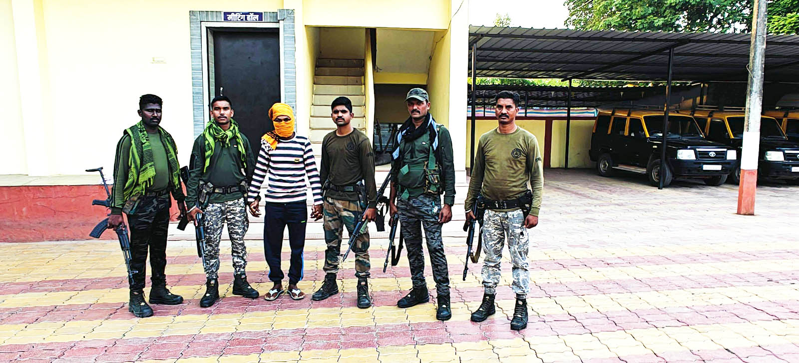महाराष्ट्र-गढ़चिरौली में छत्तीसगढ़ का ईनामी नक्सली गिरफ्तार महाराष्ट्र-गढ़चिरौली में छत्तीसगढ़ का ईनामी नक्सली गिरफ्तार
