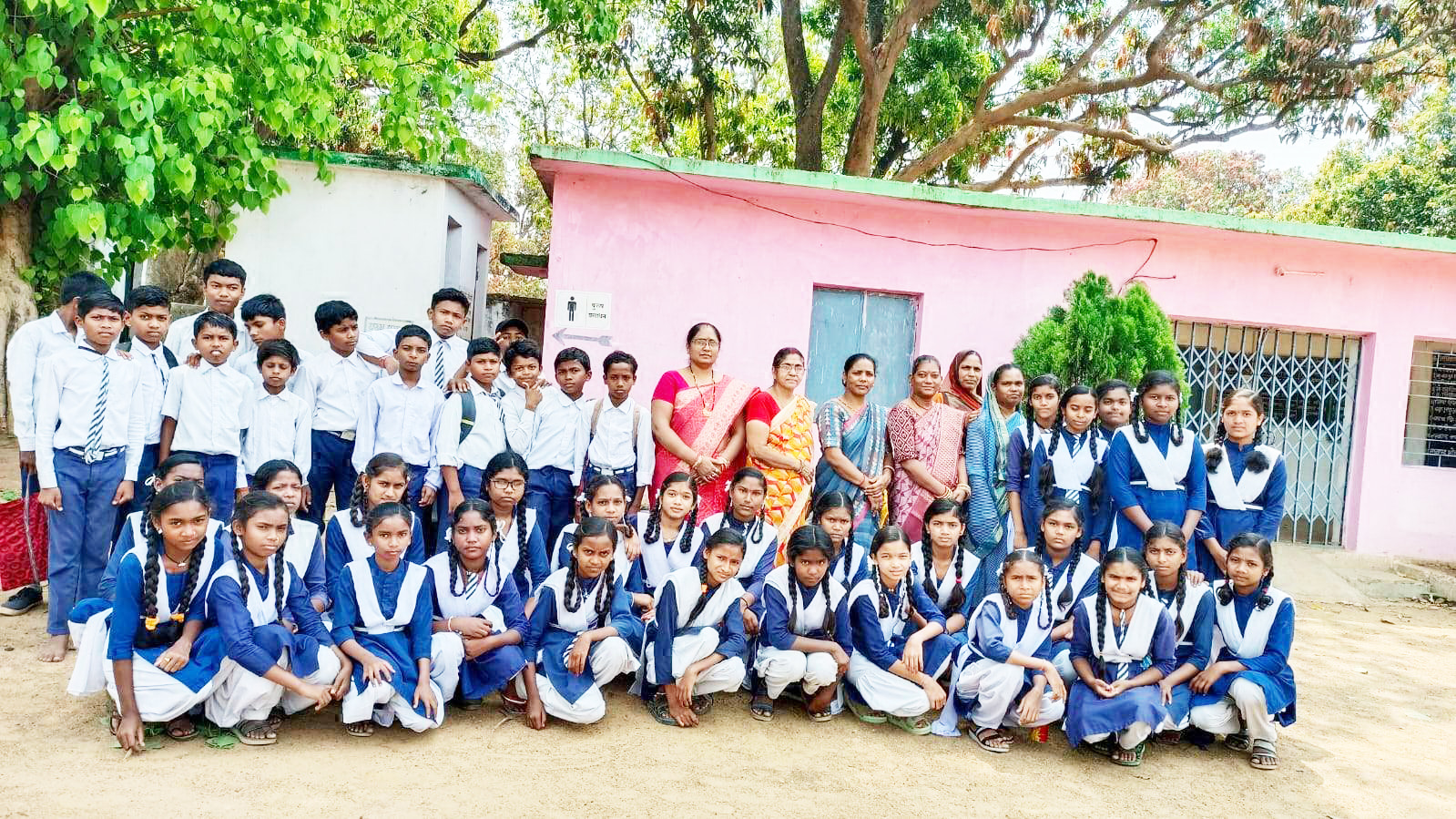 परीक्षा परिणाम के साथ छात्रों की विदाई 