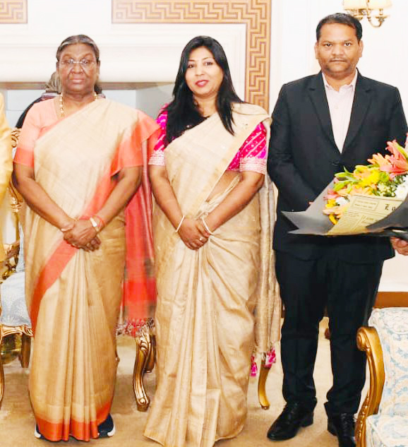 देवकी रामधारी फाउंडेशन के कार्यों को राष्ट्रपति ने सराहा