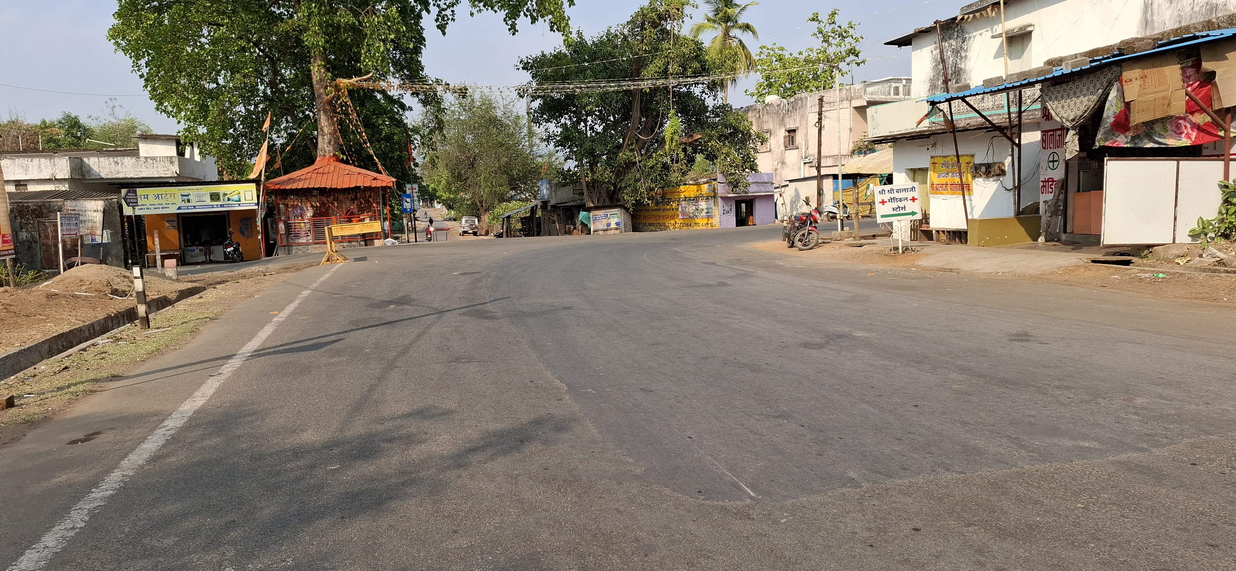 पारा 44 डिग्री पार, दोपहर में गर्म हवाएं, सडक़ें सूनी पारा 44 डिग्री पार, दोपहर में गर्म हवाएं, सडक़ें सूनी