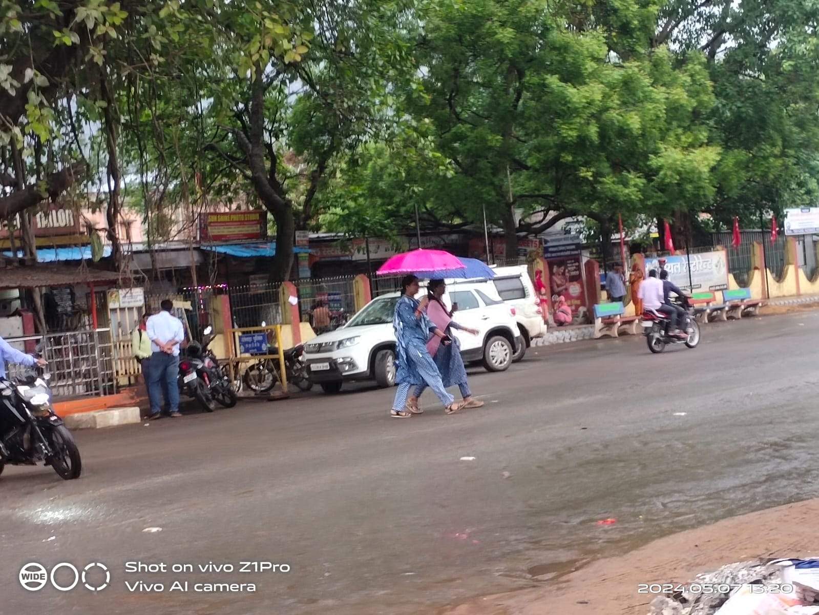 बदला मौसम का मिजाज, तेज बारिश