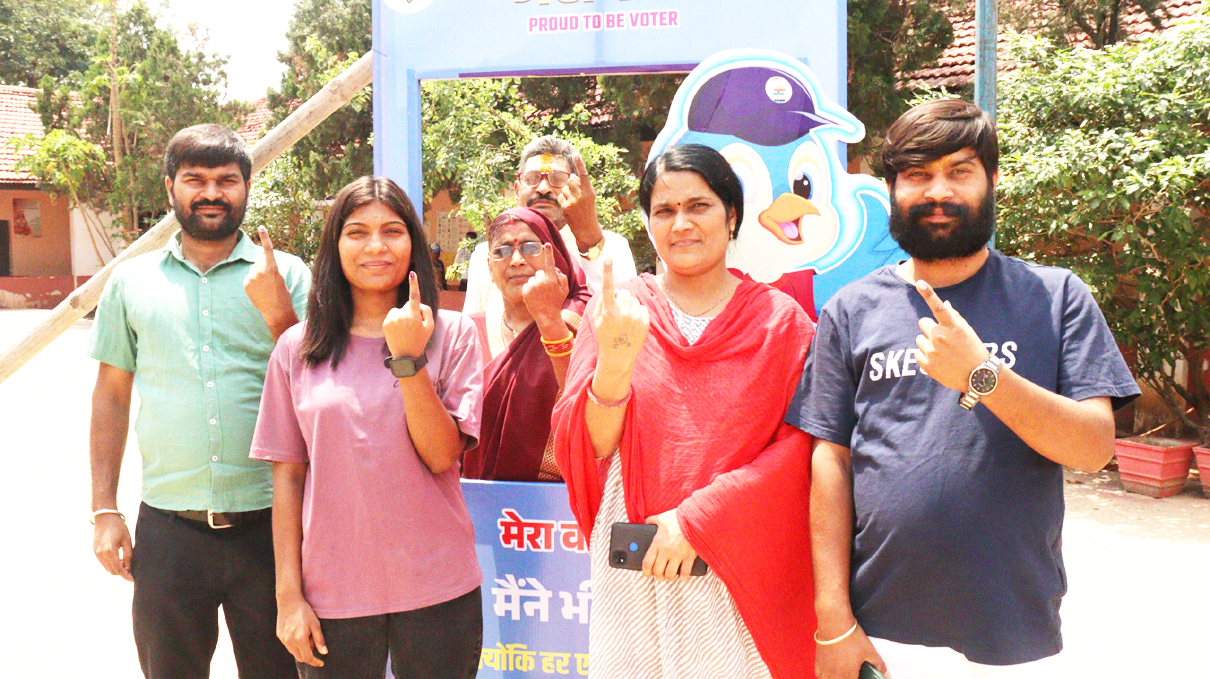 एमपी से मतदान करने जशपुर आया परिवार