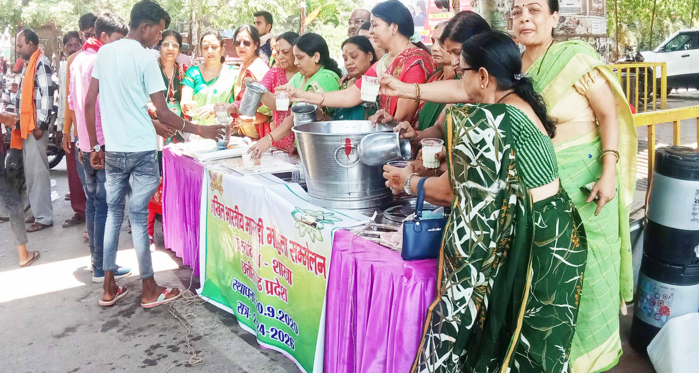 शीतल छाछ वितरण शीतल छाछ वितरण