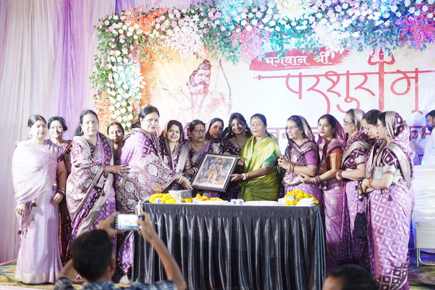 ब्राह्मण सभी समाज को शास्त्र सम्मत ज्ञान की प्रेरणा देते हैं-गोमती