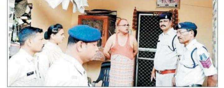 हनी ट्रैप के फरार आरोपियों के घर दबिश, कुर्की की तैयारी