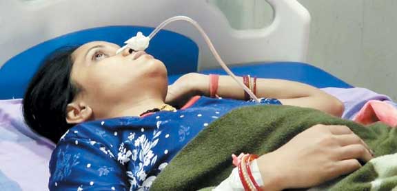 बिजली गुल, अंधेरे में चूहा मार दवा का सेवन बिजली गुल, अंधेरे में चूहा मार दवा का सेवन