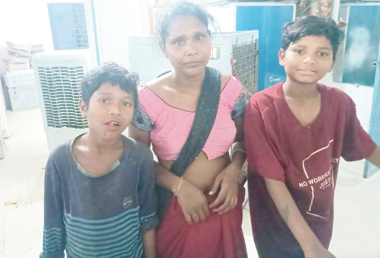 मदर्स डे के पहले पुलिस ने महिला को दिया तोहफा, महिला के गुम हुए दो बच्चों खोजकर की सुपुर्द