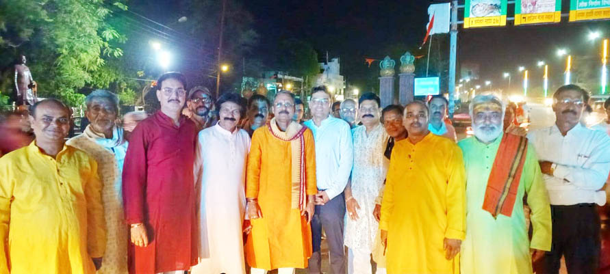 भगवान परशुराम जयंती पर निकाली शोभायात्रा भगवान परशुराम जयंती पर निकाली शोभायात्रा