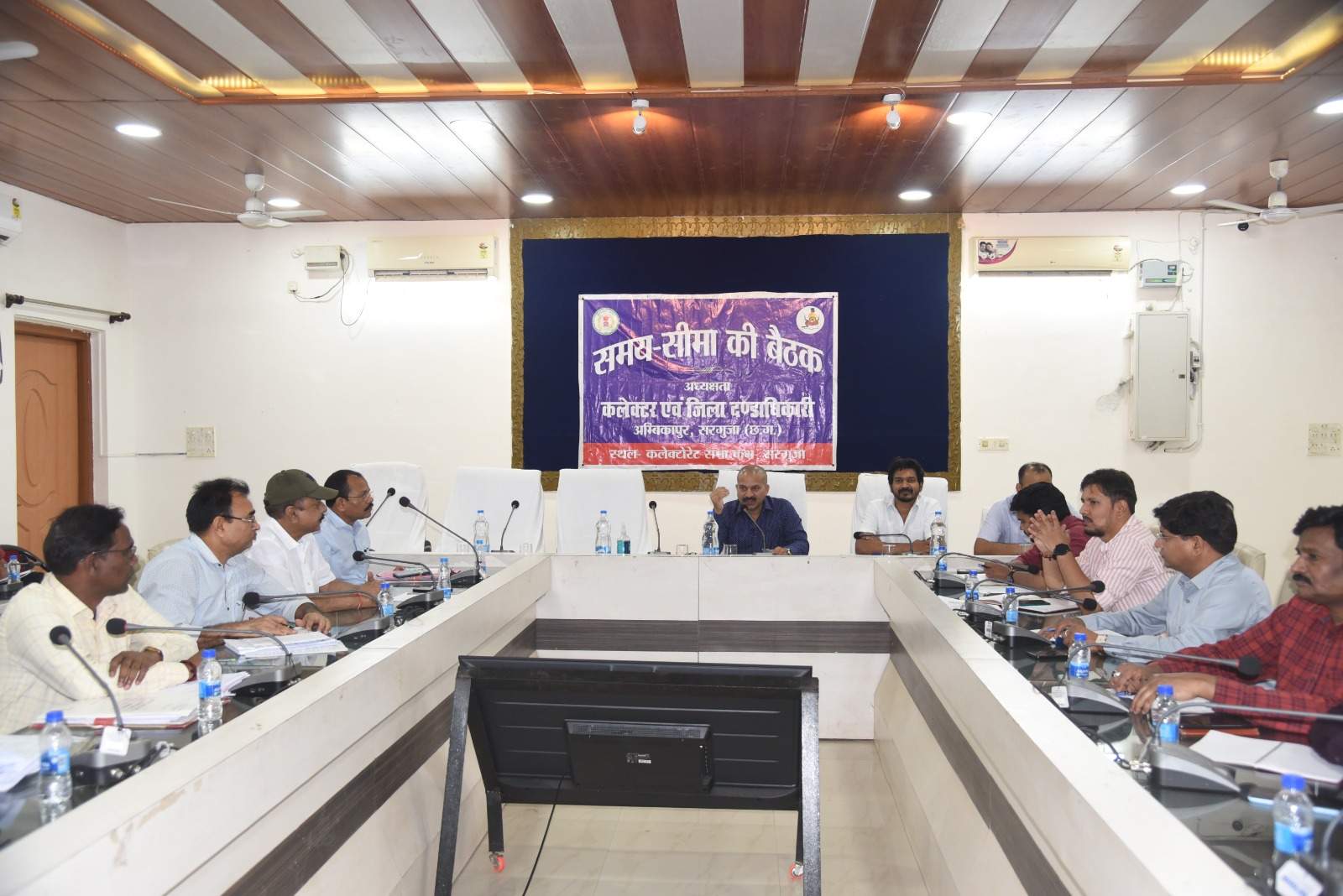 शासकीय भूमि में अतिक्रमण मामलों को रोकने चिन्हांकन कर अद्यतन स्थिति की जानकारी संधारित करें शासकीय भूमि में अतिक्रमण मामलों को रोकने चिन्हांकन कर अद्यतन स्थिति की जानकारी संधारित करें