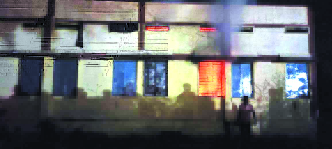 छात्रावास में लगी आग