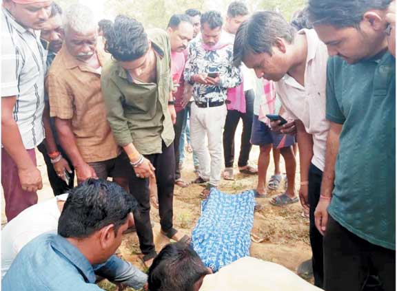 सेल्समैन की लाश फांसी पर लटकी मिली, हत्या की आशंका