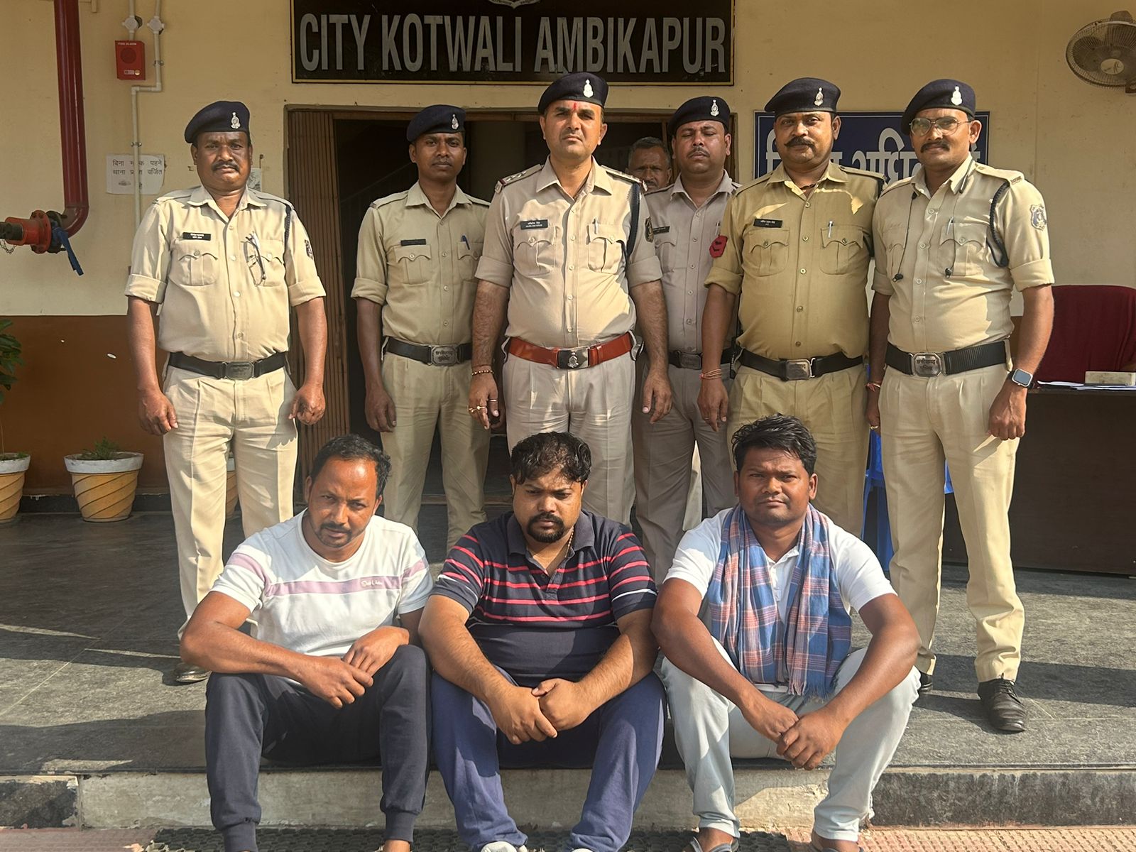 फाइनेंस कराने के नाम पर लाखों की ठगी, 3 गिरफ्तार फाइनेंस कराने के नाम पर लाखों की ठगी, 3 गिरफ्तार