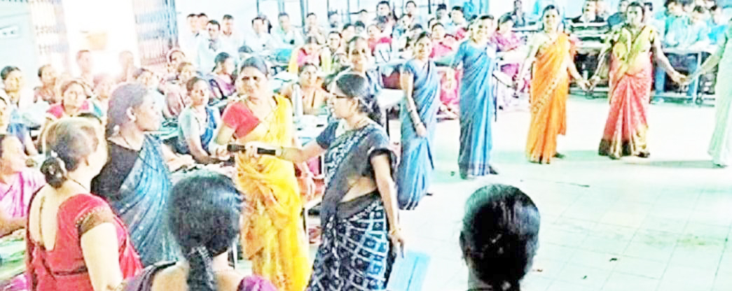 बच्चों का शारीरिक, मानसिक व भावनात्मक विकास करना सिखाया