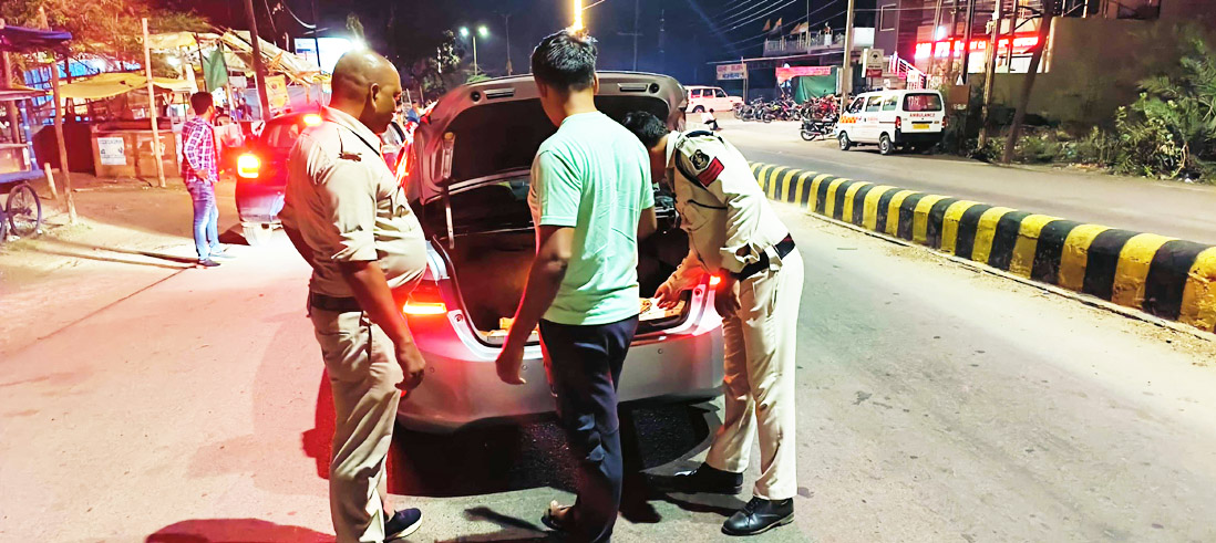 यातायात नियमों का उल्लंघन, 77 पर कार्रवाई