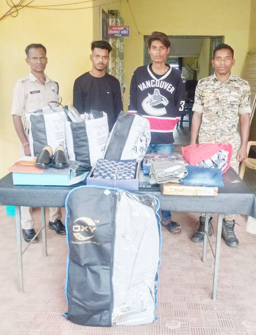 फर्जी स्कैन कर दुकानदार से ठगी, 2 गिरफ्तार फर्जी स्कैन कर दुकानदार से ठगी, 2 गिरफ्तार