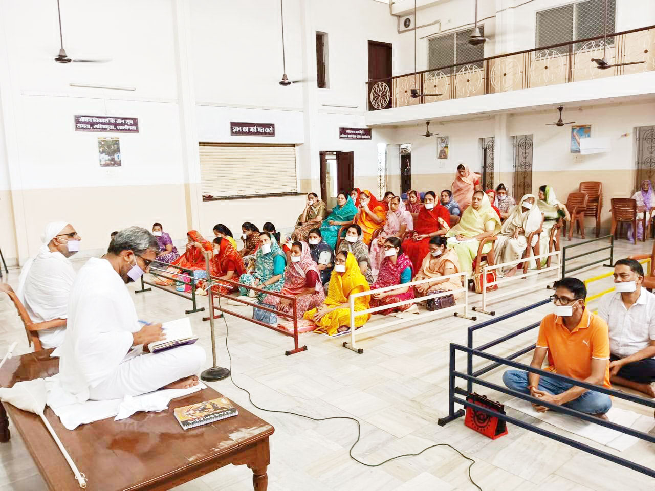 भाषा परिवार को बनाती भी है और तोड़ती भी है-सुधाकर भाषा परिवार को बनाती भी है और तोड़ती भी है-सुधाकर