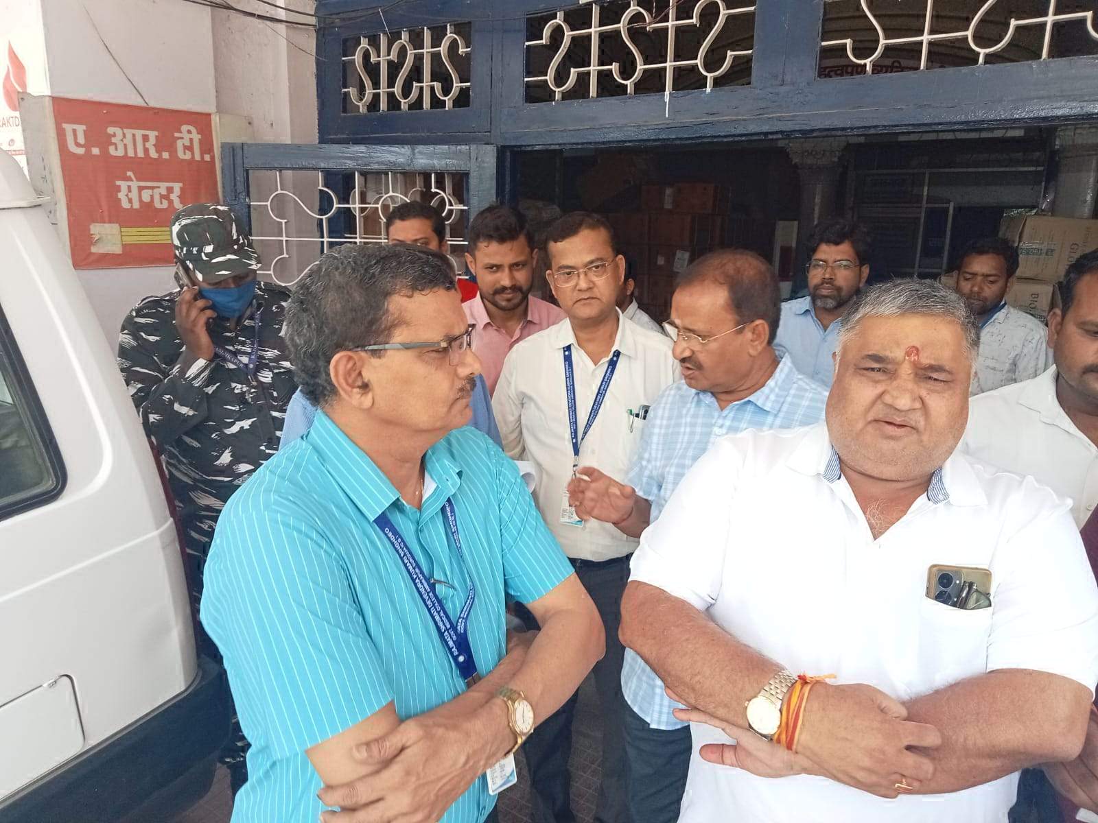 अस्पताल चारों ओर से असुरक्षित, खोले गए चार एंट्री गेट, पीछे की ओर खुला सार्वजनिक मार्ग