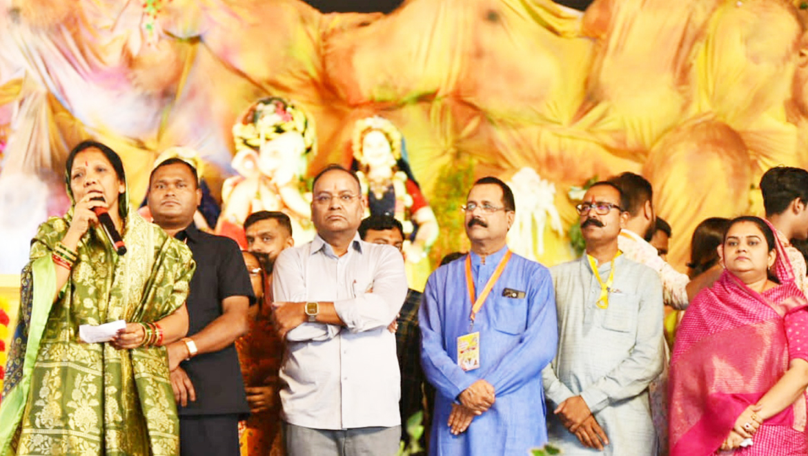 शिवमहापुराण की कथा सुनने कुरुद पहुंचीं कौशिल्या देवी साय शिवमहापुराण की कथा सुनने कुरुद पहुंचीं कौशिल्या देवी साय