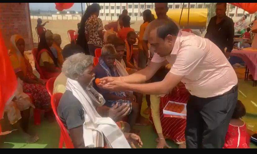 जन्मदिन पर पार्षद ने किया बुजुर्गों का सम्मान