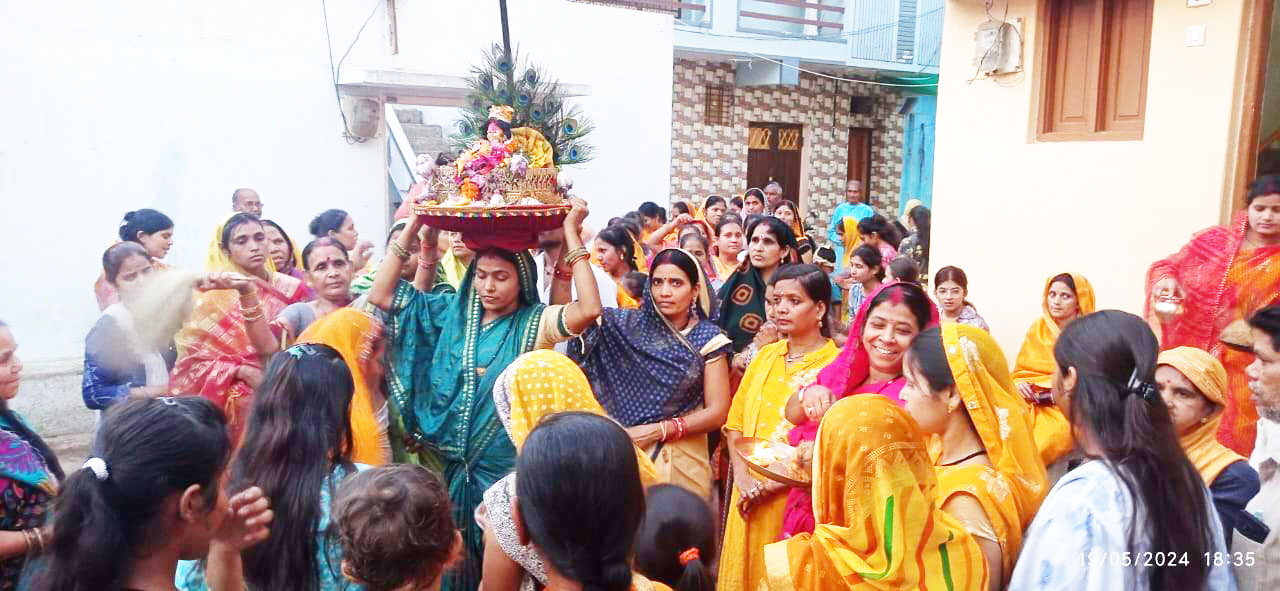 कंसारी समाज ने मोहिनी एकादशी पर निकाली पालकी यात्रा कंसारी समाज ने मोहिनी एकादशी पर निकाली पालकी यात्रा
