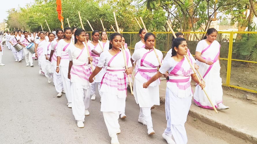 राष्ट्र सेविका समिति का पथ संचलन राष्ट्र सेविका समिति का पथ संचलन