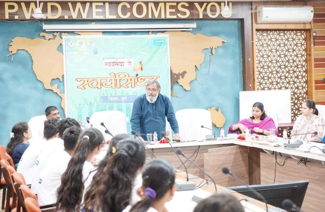 जिले के स्वयंसेवक हुए स्वयंसेवा से स्वयंसिद्ध जिले के स्वयंसेवक हुए स्वयंसेवा से स्वयंसिद्ध