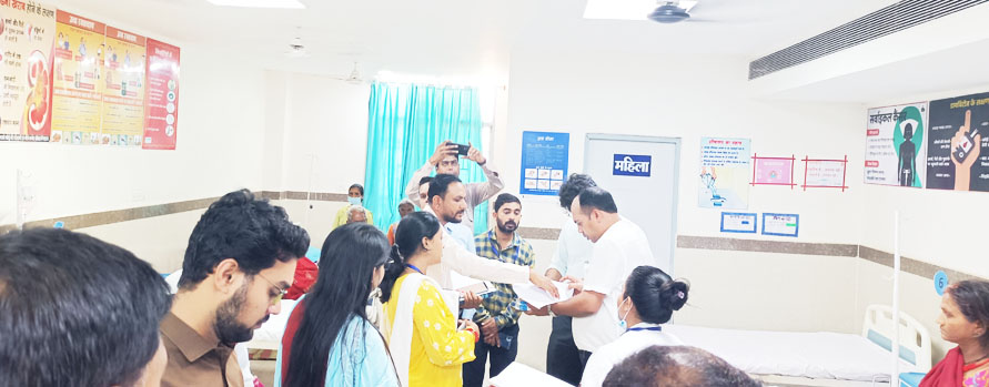 कलेक्टर ने अस्पताल -दफ्तरों का किया निरीक्षण 